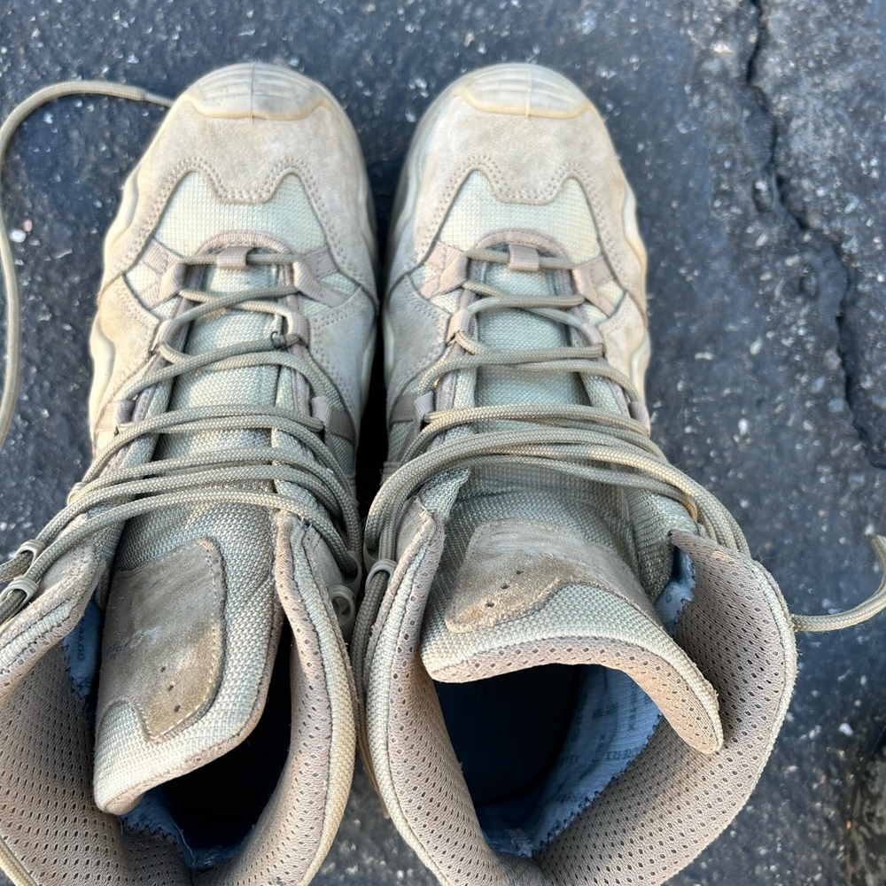 Lowa Men's Beige Tactical Boots